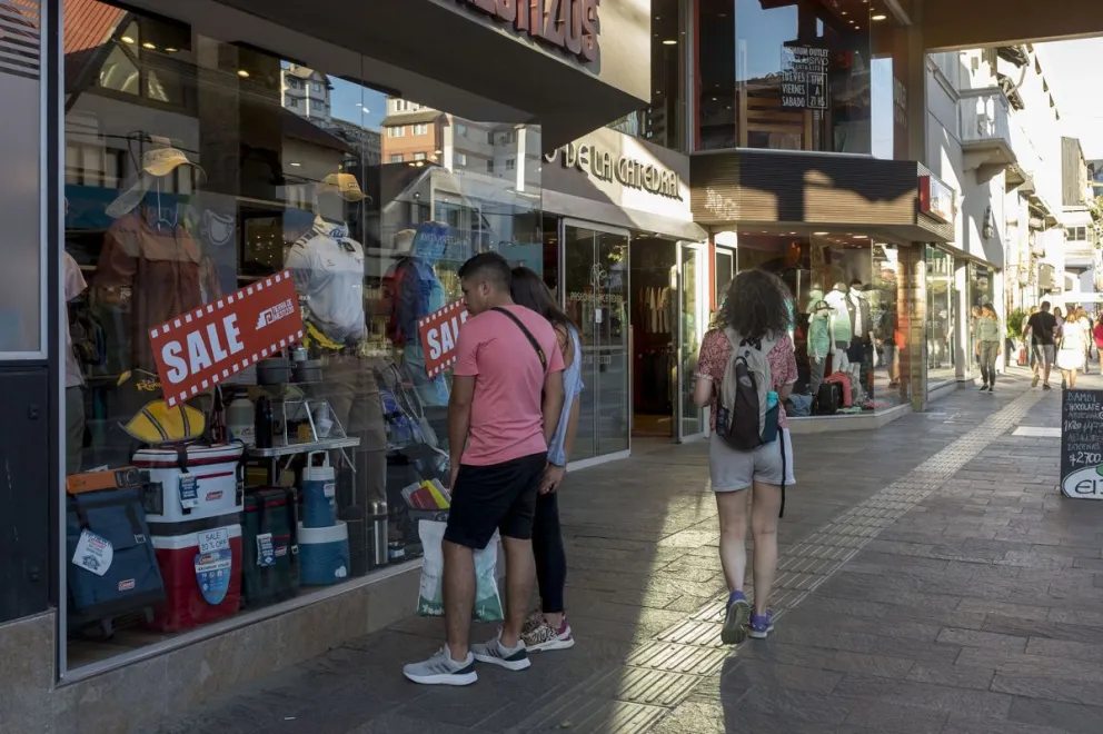 Desde diciembre habrá fiscalizaciones presenciales, relevamientos de precios, controles de promociones y medios de pago en comercios. Foto: Archivo Marcelo Martínez.