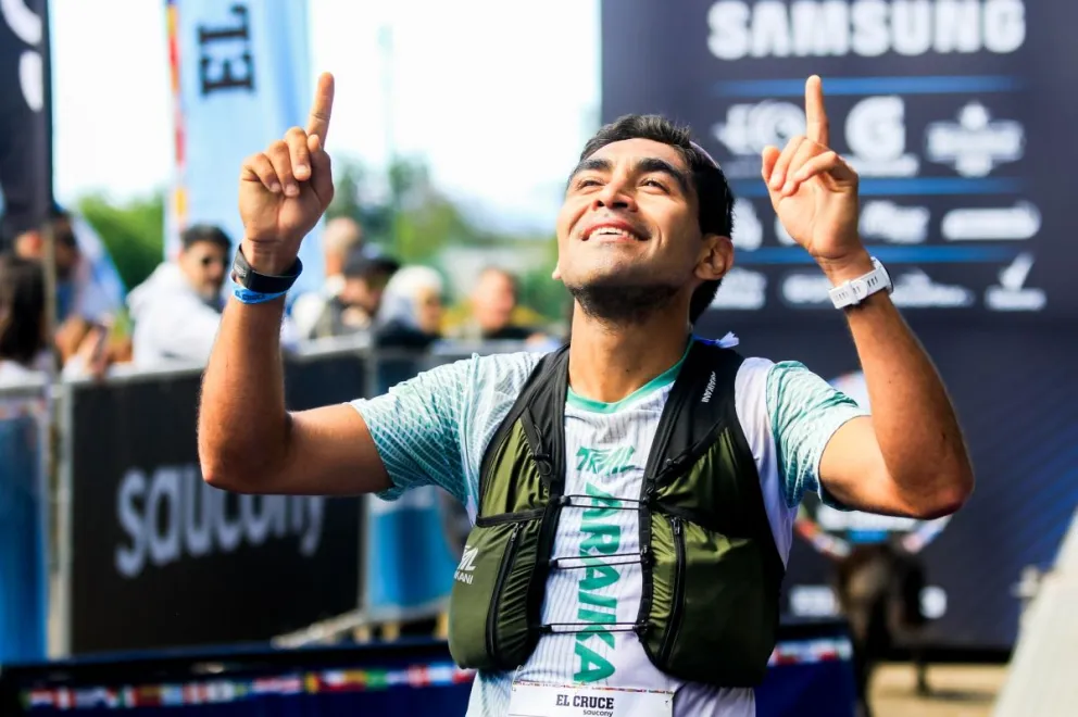Pura felicidad. Javier Mariqueo y otro brillante logro en otra de las grandes pruebas de montaña. Fotos: gentileza.