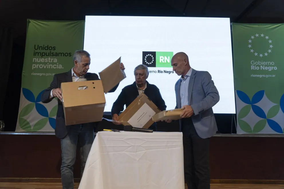 El sistema permitirá un caudal de 250 metros cúbicos por hora, suficiente para cubrir la demanda proyectada de la población. Fotos: Marcelo Martínez.