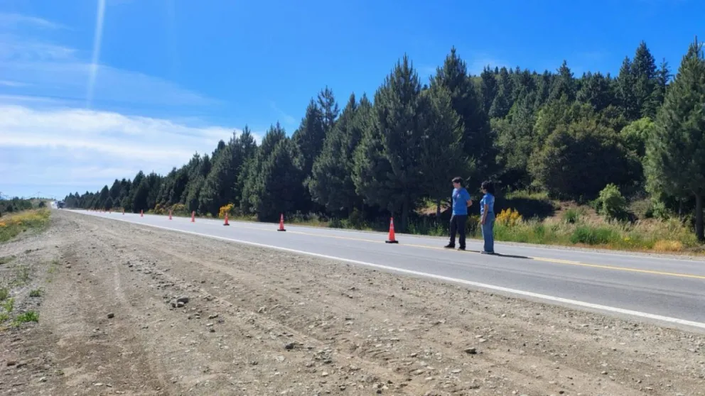 Hubo personal encargado de brindar recomendaciones en lugares clave para el tránsito. Foto: Municipalidad de Bariloche.