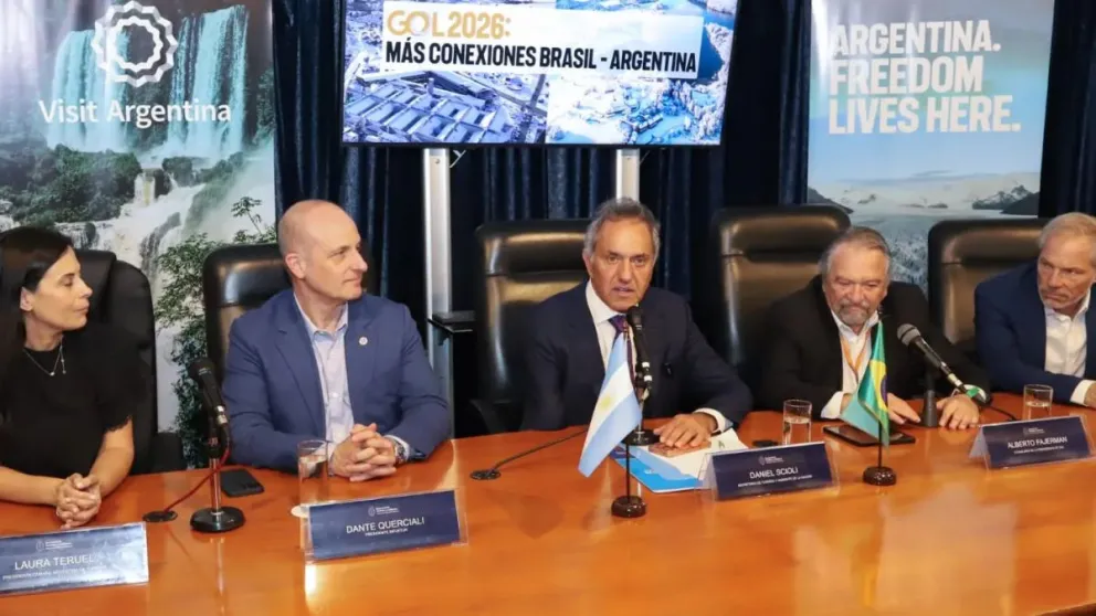 La conectividad aérea fue anunciada en conferencia de prensa. Foto: Gobierno de Río Negro. 