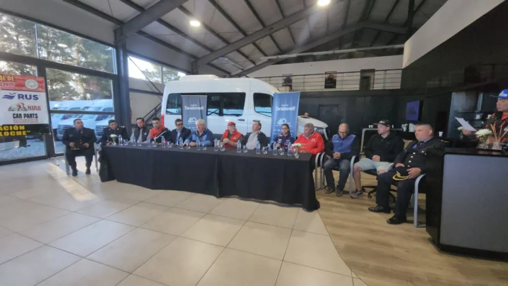 Autoridades de la empresa participaron de la conferencia de prensa inaugural junto a los pilotos y sus equipos técnicos. Fotos: Gentileza.