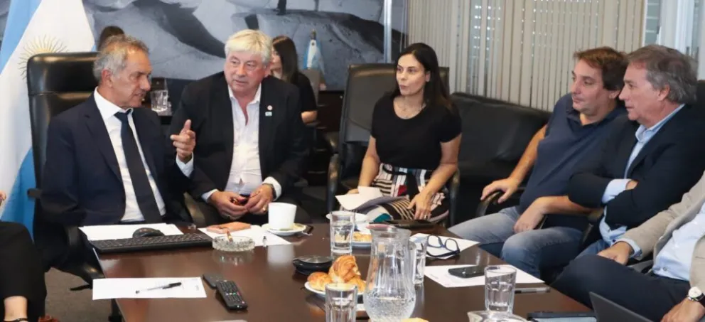 La reunión del Inprotur tuvo al intendente Walter Cortés como protagonista. Foto: Municipalidad de Bariloche.