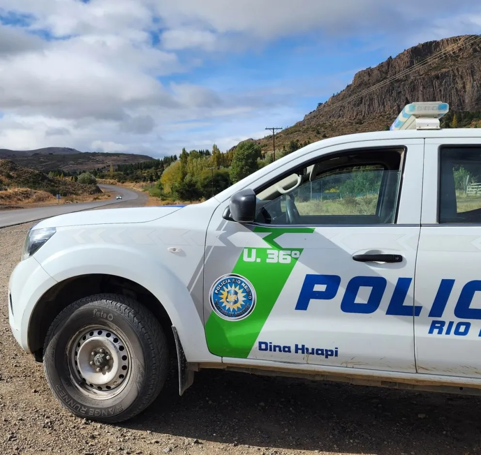 El hombre permaneció en el techo de la casa durante varios minutos intentando persuadir a los efectivos.