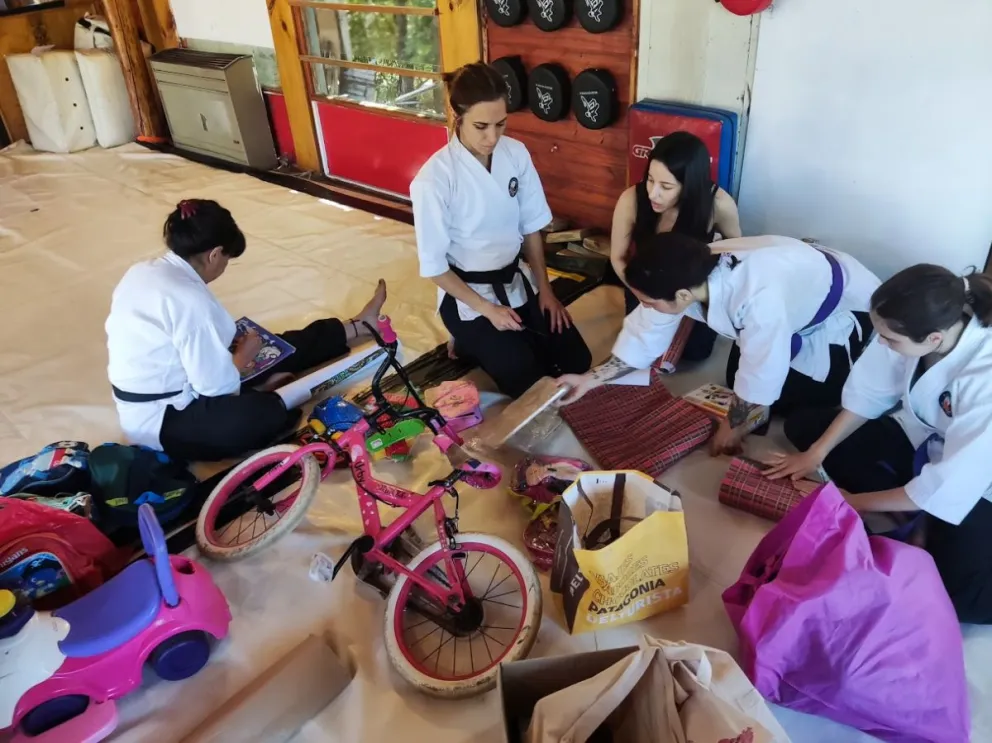 Las donaciones se pueden entregar en las tres direcciones donde funciona la escuela. Foto gentileza. 
