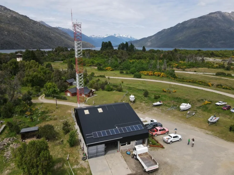 Mientras el cuerpo forense realiza la autopsia, se aguarda el parte oficial del Ministerio Público Fiscal de Chubut.