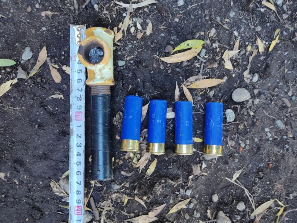  El sujeto fue detenido por lesiones, amenazas en contexto de violencia de género, y portación ilegal de un arma de fuego. Foto: Policía de Río Negro.