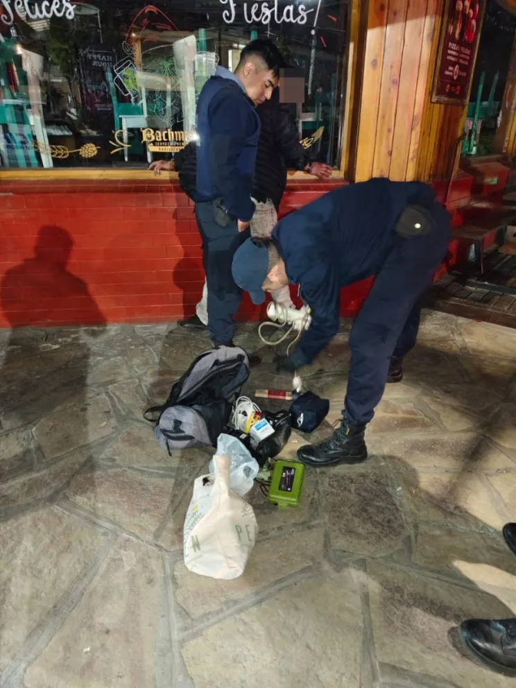 El menor de edad quedó a disposición de las autoridades de minoridad correspondientes. Foto: Prensa Policía de Río Negro.

