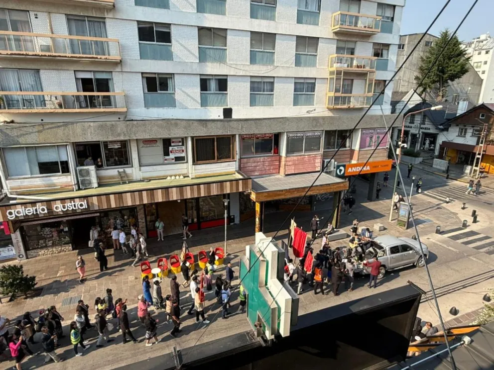 La movilización recorrió desde Beschtedt y Mitre, hasta el Centro Cívico. Fotos: Gentileza ANB.