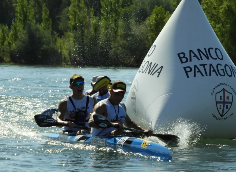 Salinas y Ratto pasan la "boya" de cierre y suman el triunfo en Roca. Fotos: Adrián Hernández.