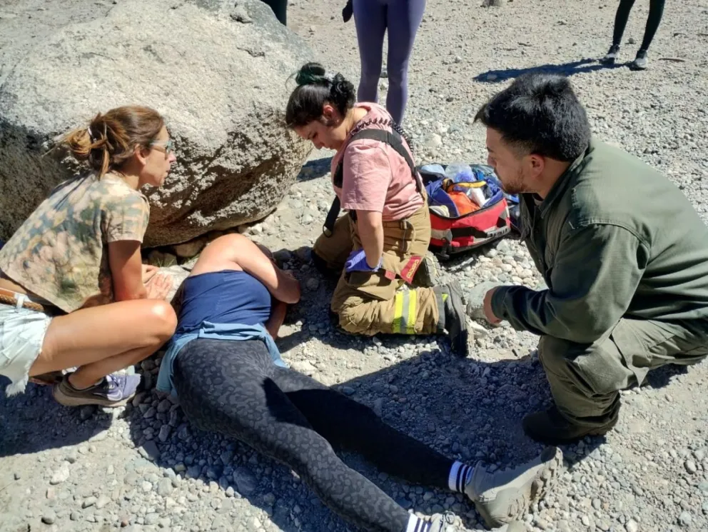 Hubo numerosas intervenciones en pocas horas. Fotos: Municipalidad de Bariloche. 