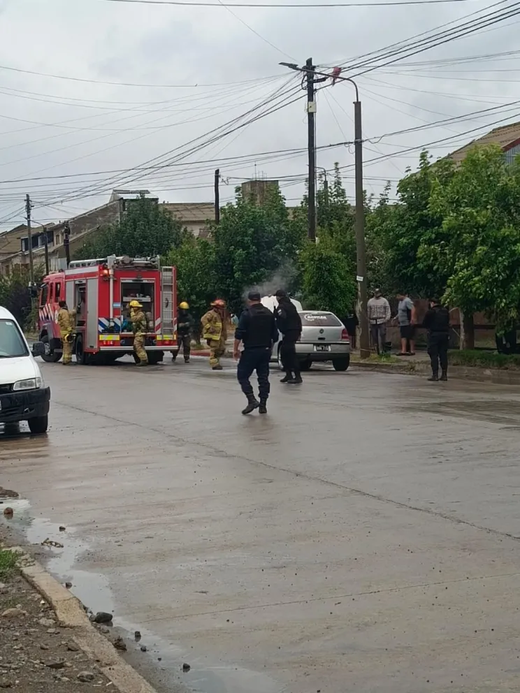 Los vecinos lograron controlar la situación antes de la llegada de los equipos de emergencia. Foto gentileza