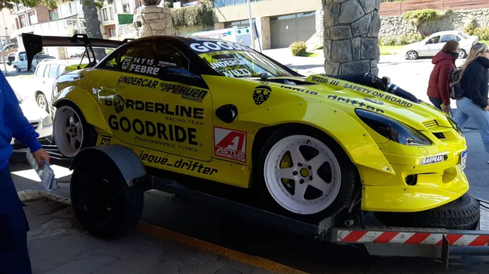 El evento incluirá 15 autos de alta gama en pista. Foto: Bariloche Informa.