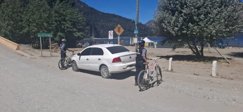La persecución finalizó en el puente Bicentenario del barrio Villa Los Coihues. Foto: Policía de Río Negro.