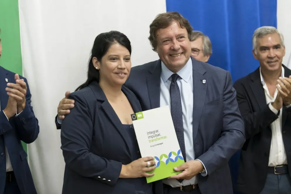 El acto se desarrollo en el Salón Gris de la Casa de Gobierno, en Viedma. Foto: Gobierno de Río Negro.
