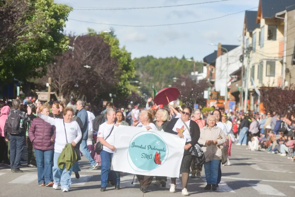 La celebración se realizó en el centro de la localidad y concurrieron vecinos y turistas. Fotos: Municipalidad de San Martín de los Andes.