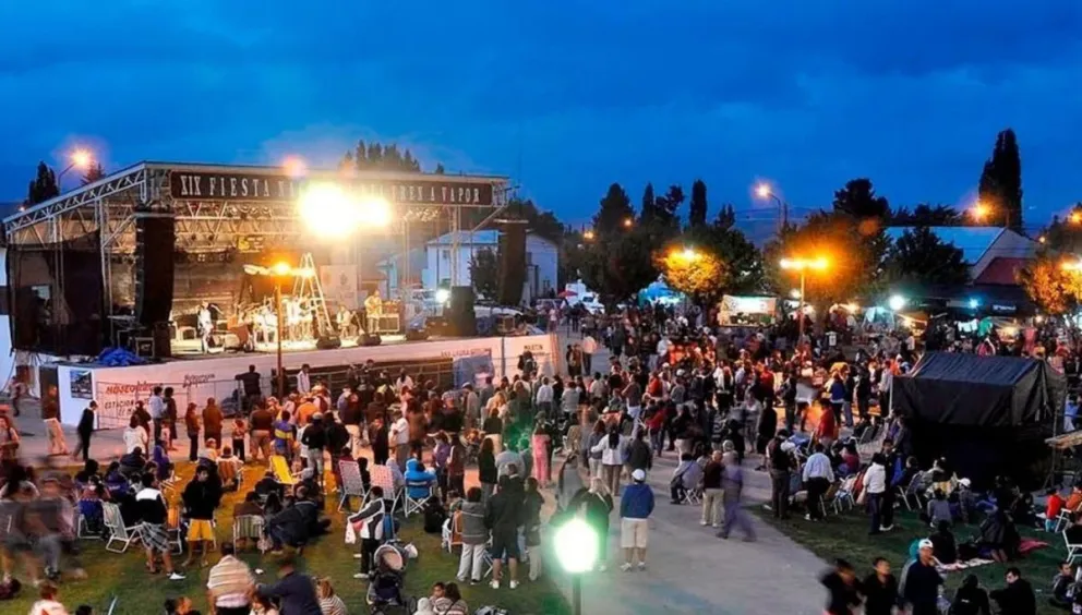 Como consecuencia del operativo, tres adultos y una adolescente quedaron detenidos.