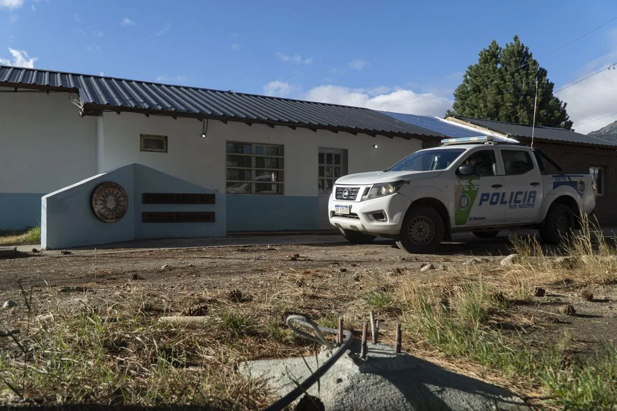 Imputaron a un hombre por atacar con vidrio a un policía en el barrio 29 de Septiembre