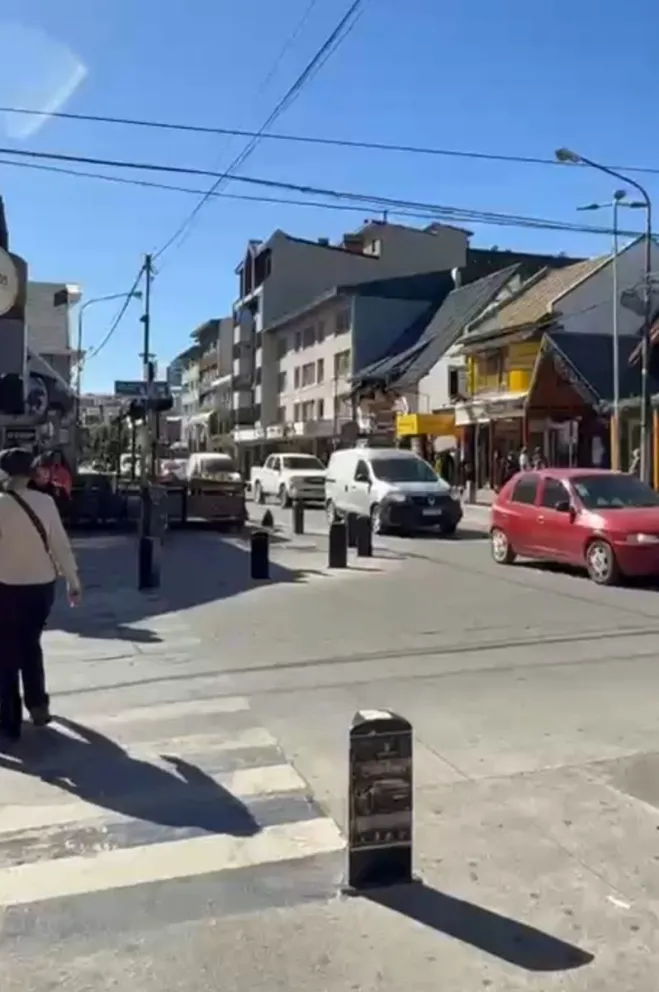 Alta demanda de taxis y remises por la interrupción total del transporte público de pasajeros. 
