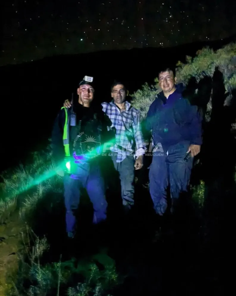 El hombre había sufrido una caída y presentaba dolor en la pierna izquierda.Foto: Policía de Neuquén.