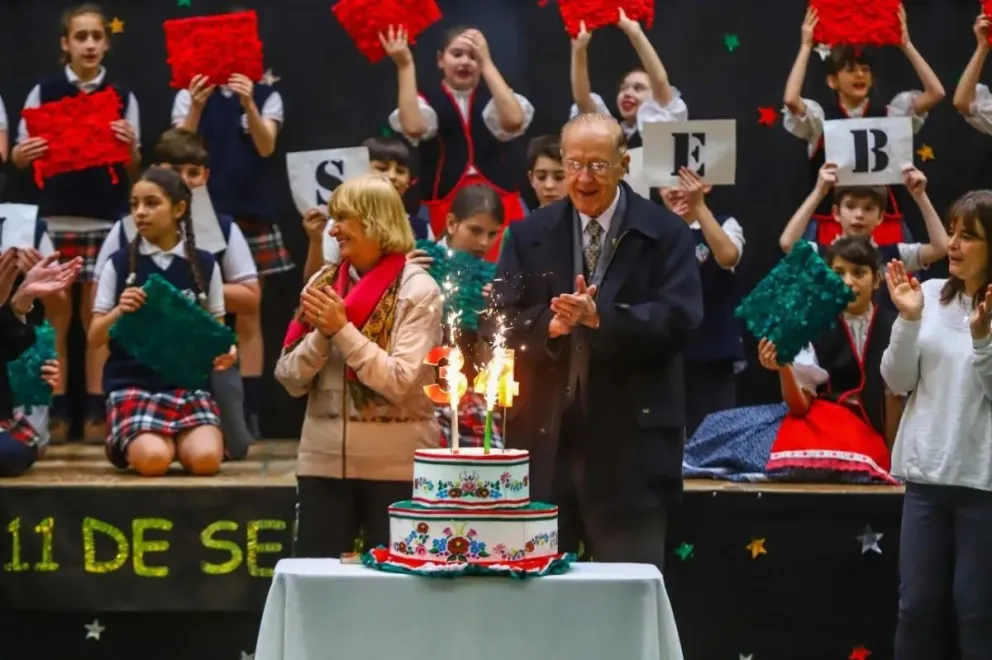 Carlos y Susana en uno de los aniversario del Colegio. Foto gentileza. 
