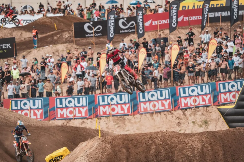 El Mundial ya está llegando a Bariloche. El viernes habrá firma de autógrafos en el Centro Cívico. Foto: gentileza.