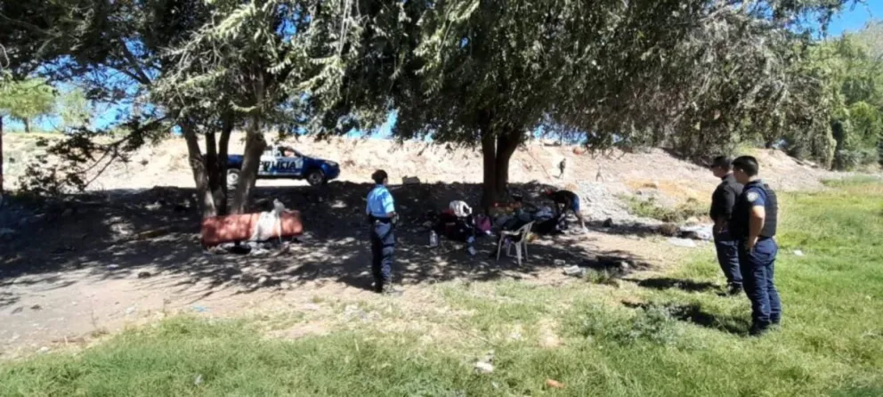 Los vecinos se mantienen en constante contacto con la Policía para evitar nuevos asentamientos. Foto: Centenario Digital.