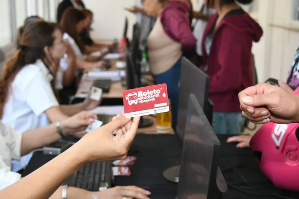 El trámite continua abierto para alumnos de nivel primario y secundario que aun no tengan su boleto estudiantil gratuito. 