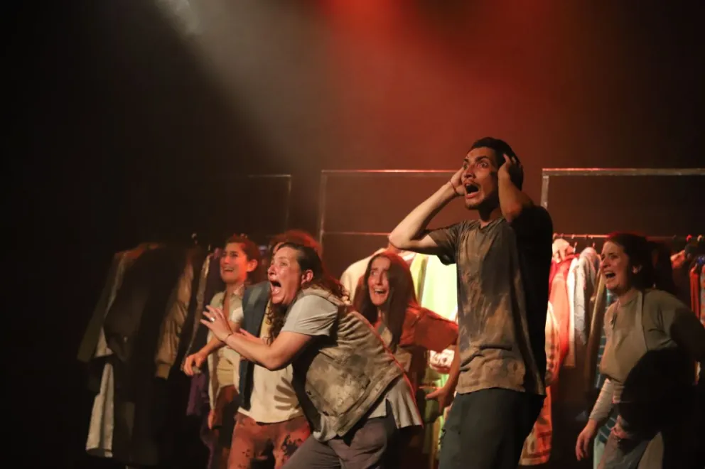  El espectáculo teatral es autogestivo y universitario organizado por estudiantes y egresados de las carreras de Teatro de la UNRN. Foto gentileza 