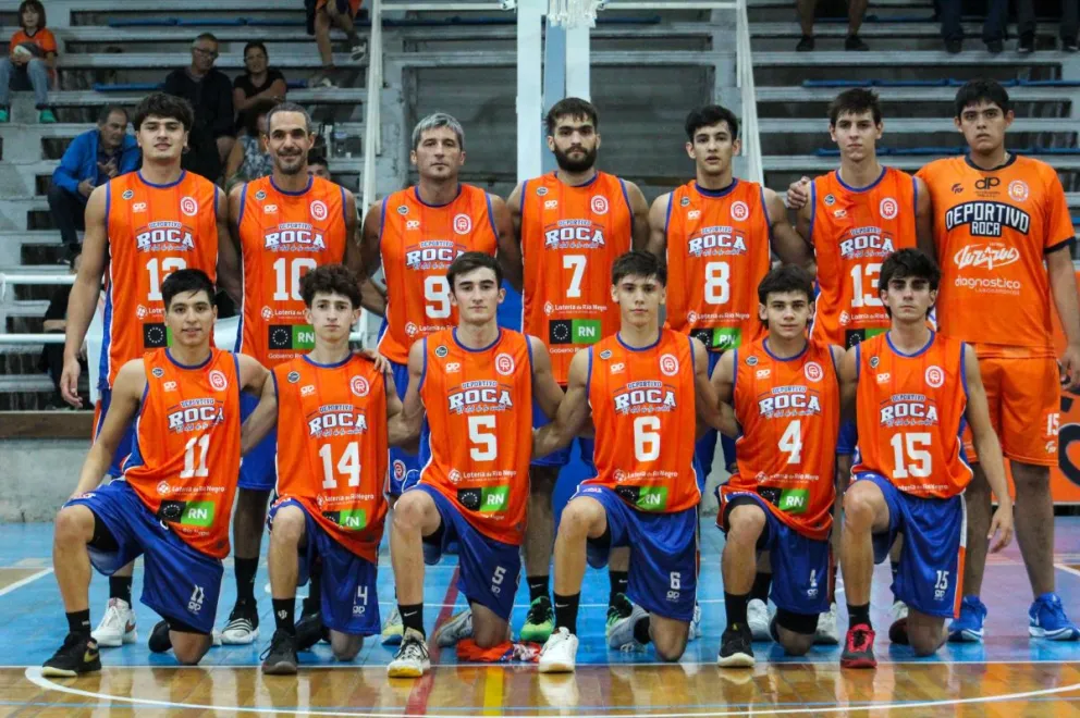 El Depo se hizo fuerte en el polideportivo Gimena Padin. Fotos: prensa Deportivo Roca.