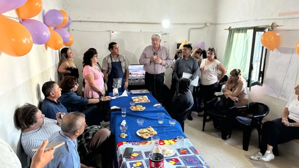 El intendente participó de las actividades por el aniversario del barrio. Foto: Municipalidad de Bariloche. 