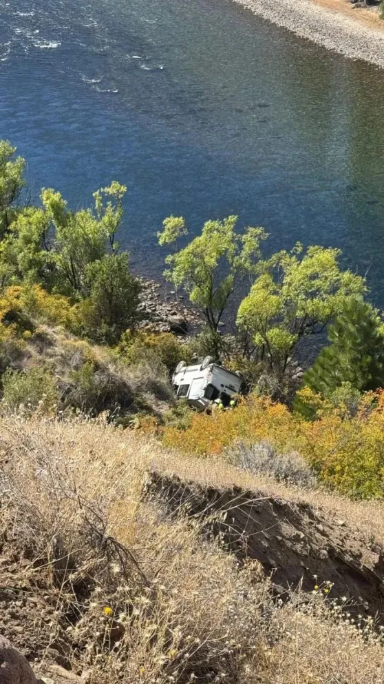 El hecho ocurrió este domingo en cercanías al arroyo Carbón. Fotos: Diario Andino. 