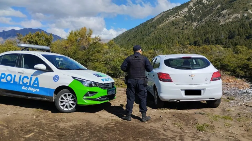 El vehículo fue recuperado sin daños materiales.