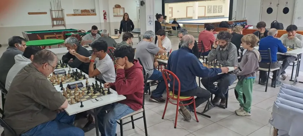 Desde el Club de Ajedrez Bariloche celebraron la amplia participación de marzo. Foto gentileza