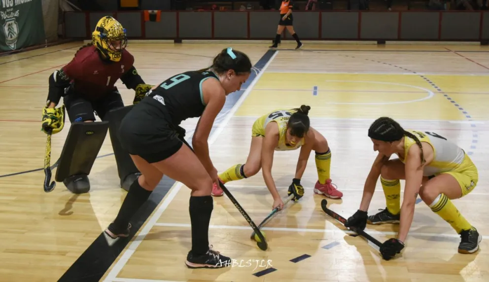 El inicio del torneo fue con una doble jornada tanto para la Liga A como para caballeros. Fotos gentileza: Jose Luis Reybaud