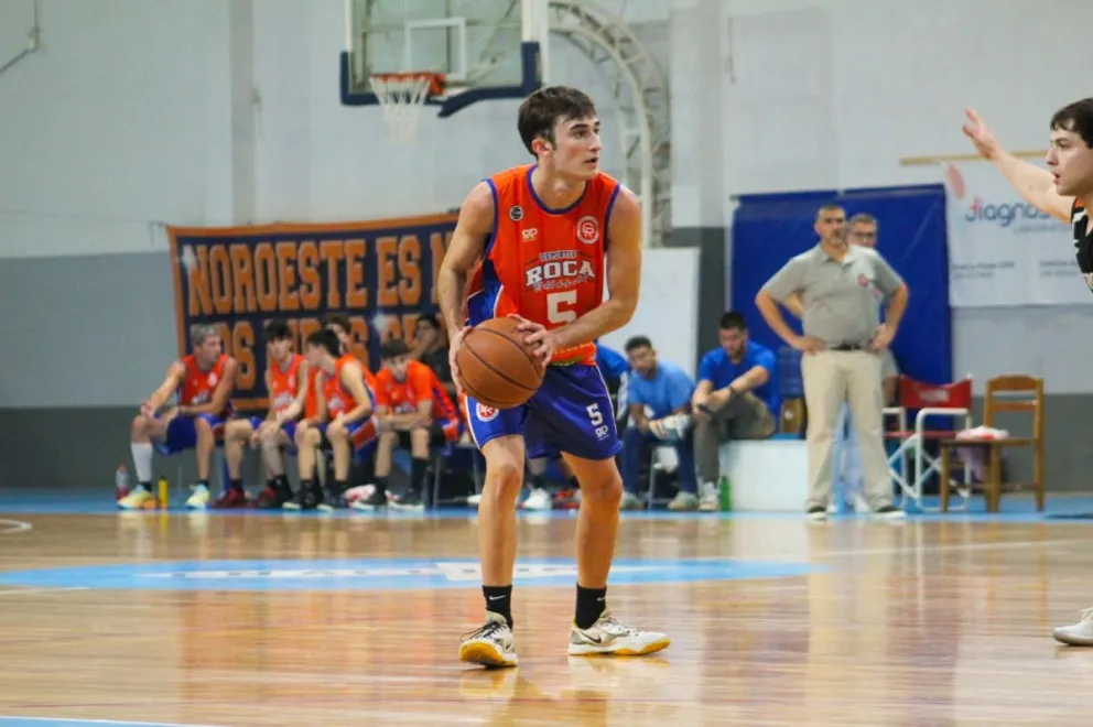 Martín Pamich aportó 10 puntos en la caída del Depo. Foto: prensa Deportivo Roca.