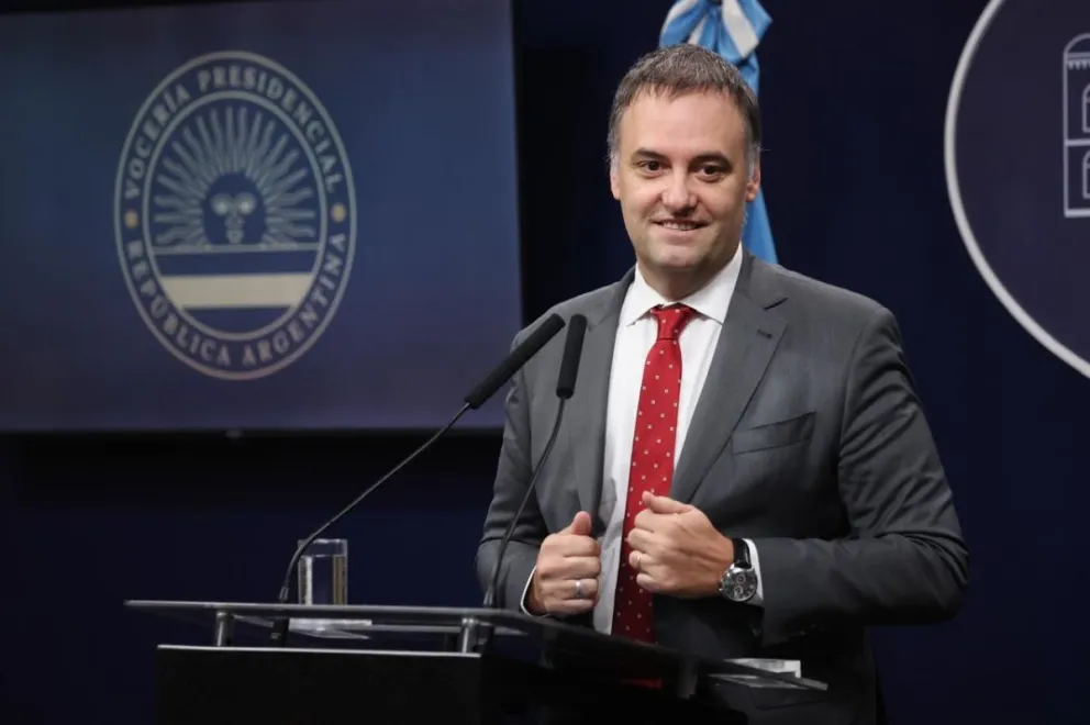 Adorni no brindaba conferencias sobre la agenda presidencial desde el 6 de febrero.