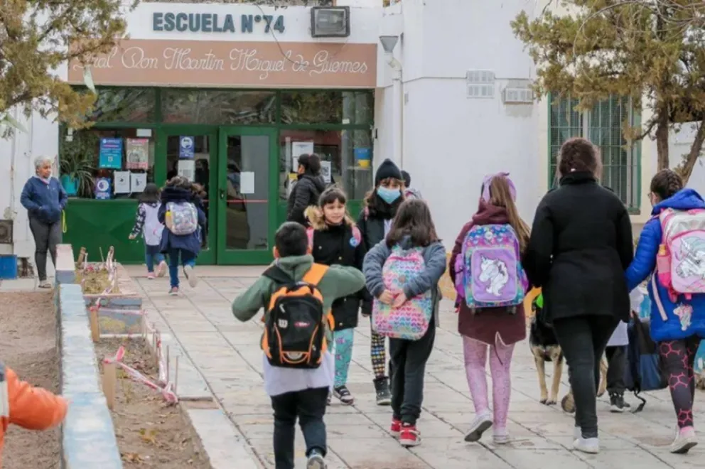 El paro abarca a los auxiliares de servicio.