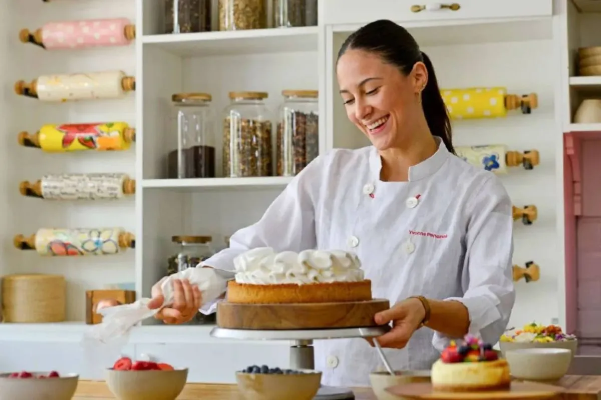 Una joven de Chos Malal revoluciona la pastelería con técnicas de alta cocina y productos regionales