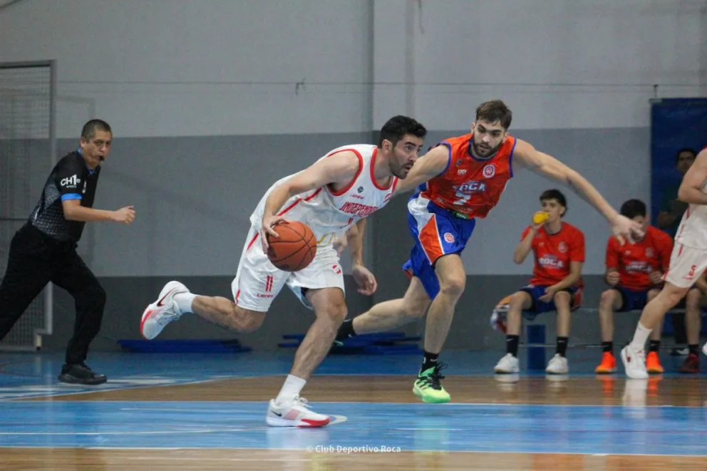 En un partido muy parejo, Independiente resolvió todo en el minuto final. Foto: prensa Deportivo Roca.