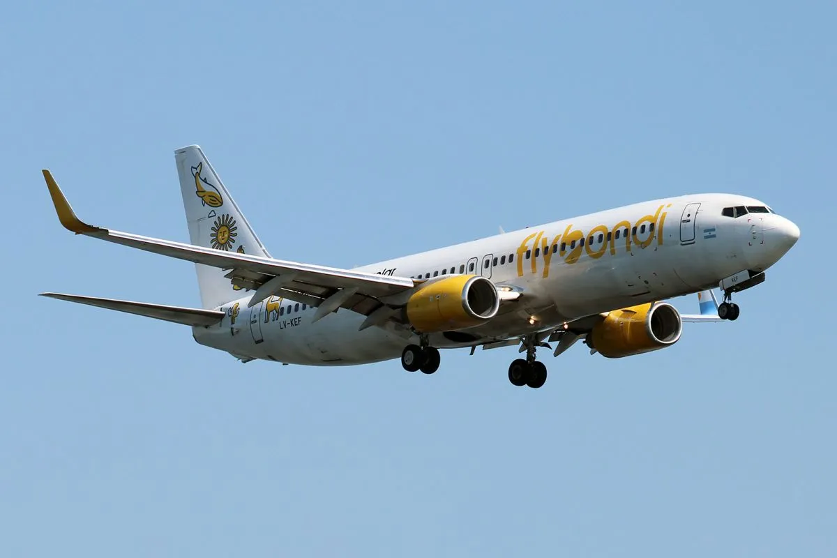 Flybondi vuelve a dejar pasajeros varados en Bariloche por cancelaciones de vuelos