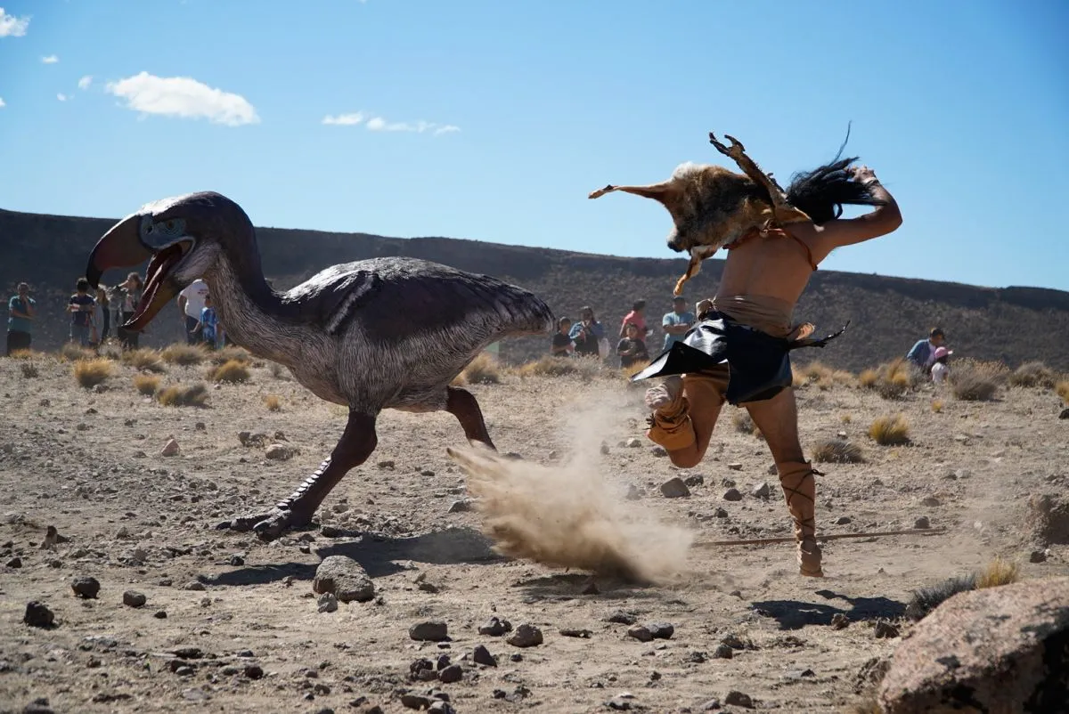 Comallo inauguró un Paleoparque con especies prehistóricas de hace millones de años