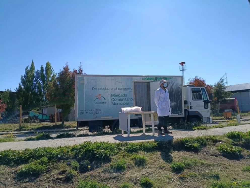El Mercado Comunitario lleva la atención a los barrios. Foto: Municipalidad de Bariloche. 