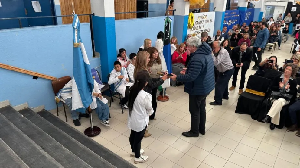 En el actose entregó una placa conmemorativa. Fotos: Municipalidad de Bariloche.