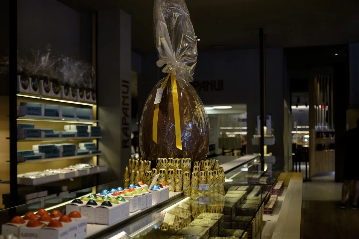Bariloche se prepara para una Pascua récord con la barra de chocolate de 221 metros