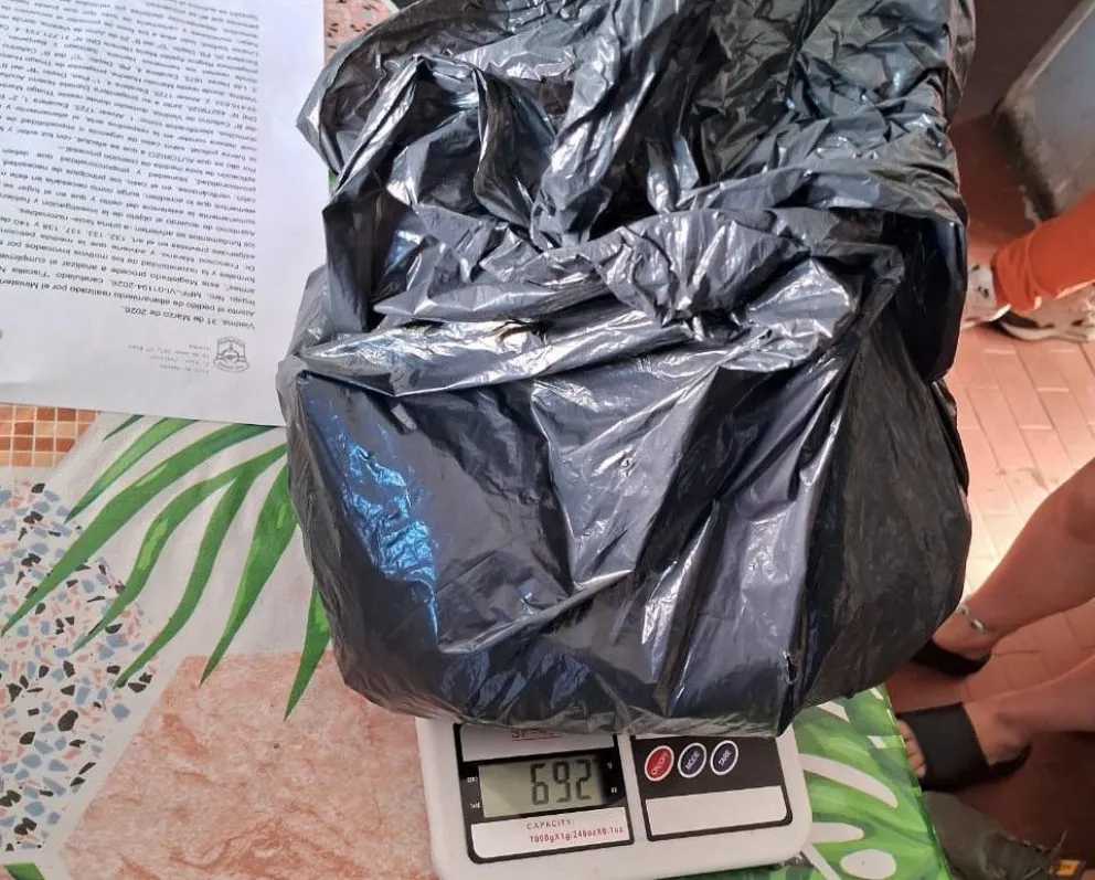  En el domicilio se encontraban personas adultas y un menor de 17 años. 