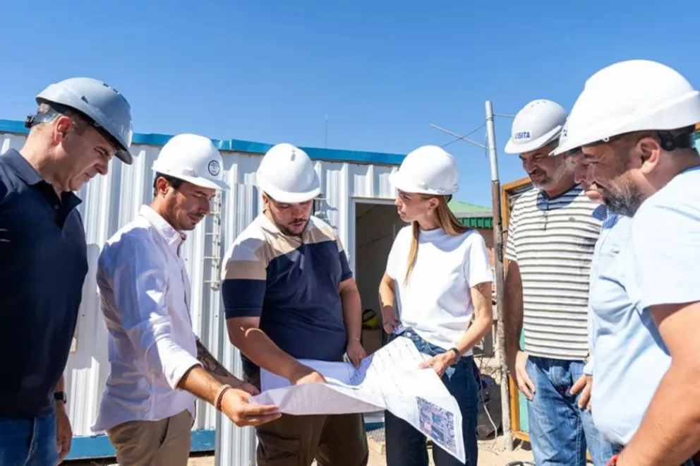 La ministra de Infraestructura, Tanya Bertoldi recorrió y supervisó la obra.