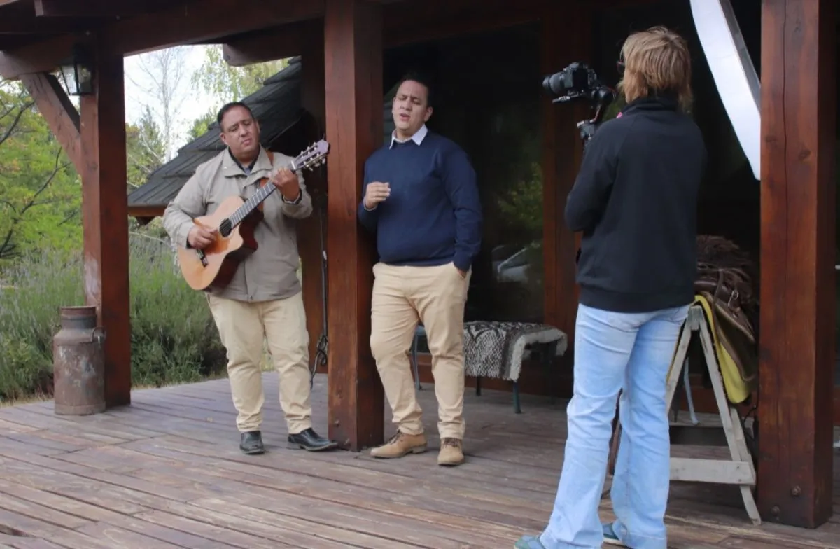 Jazmines del Alba estrena este viernes un videoclip filmado en la estepa patagónica