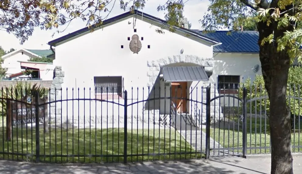 El fallo dispuso que la mujer no podrá emitir, publicar ni difundir ningún contenido que mencione a la propietaria o a la agencia.