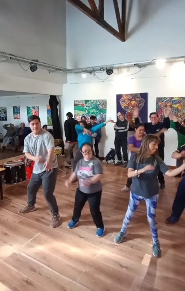 La entrada es un bono contribución de 15 mil pesos que se puede abonar en puerta con todos los medios de pago.